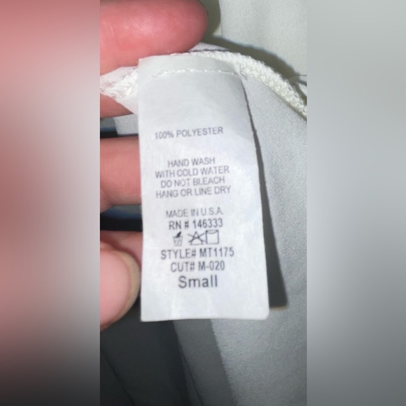 ⭐️NWOT Million bullpup ivory off the shoulder short sleeve top - Picture 9 of 10